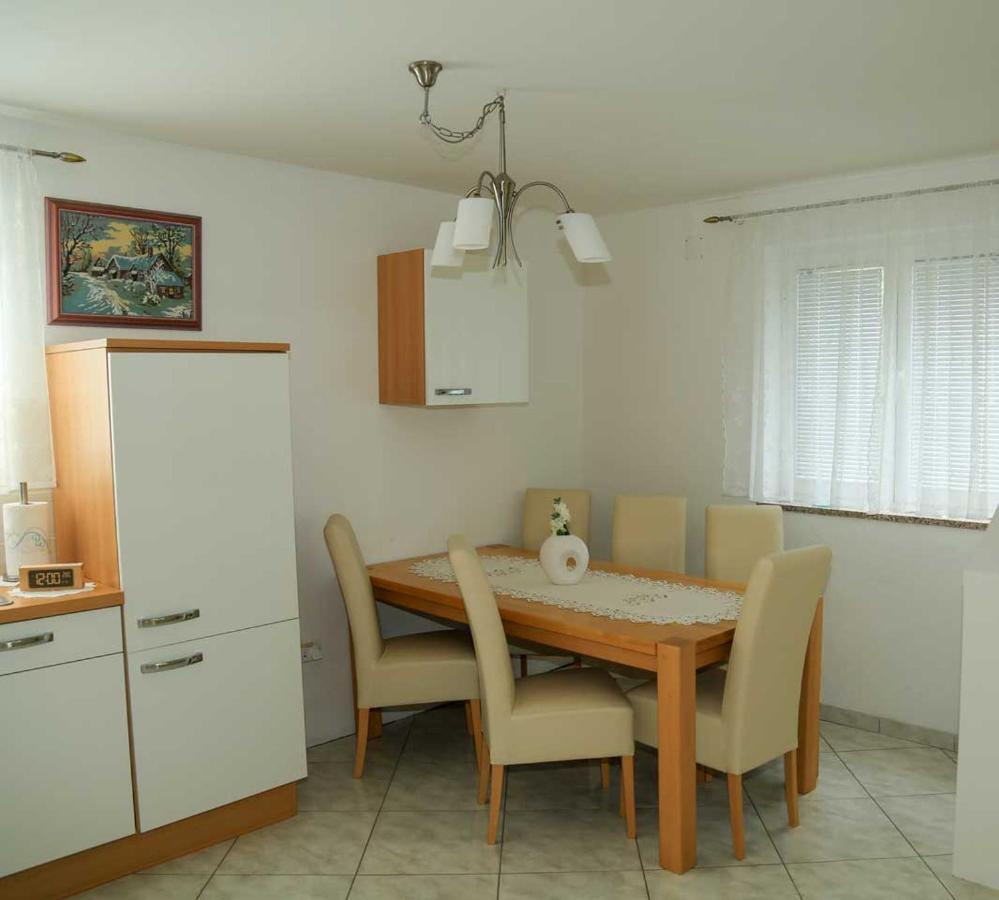 Adrian-Apartments-51511-Malinska-Otok-Krk Primorska 21 エクステリア 写真