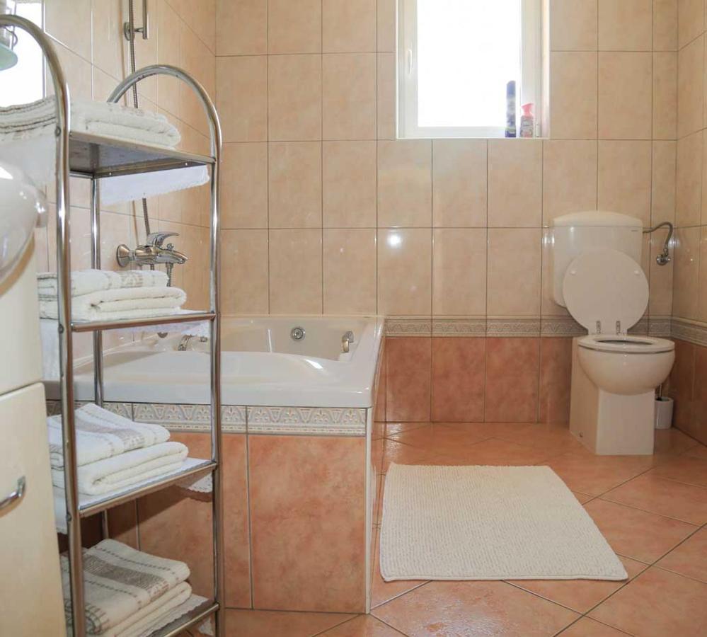 Adrian-Apartments-51511-Malinska-Otok-Krk Primorska 21 エクステリア 写真